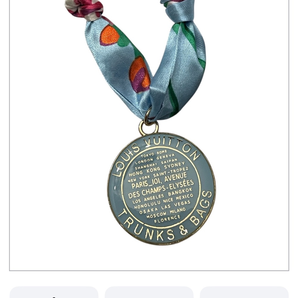 Auth Louis Vuitton Blue bags and trunks Medallion pendant w/scarf and chain - Picture 5 of 7